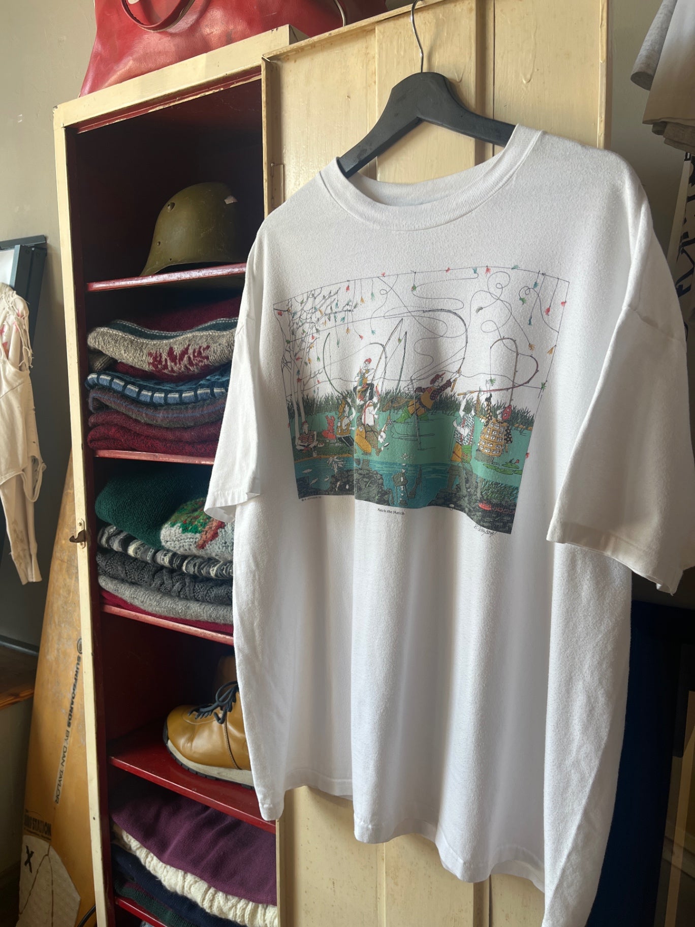 Vintage Fishing art tee Size Xl
