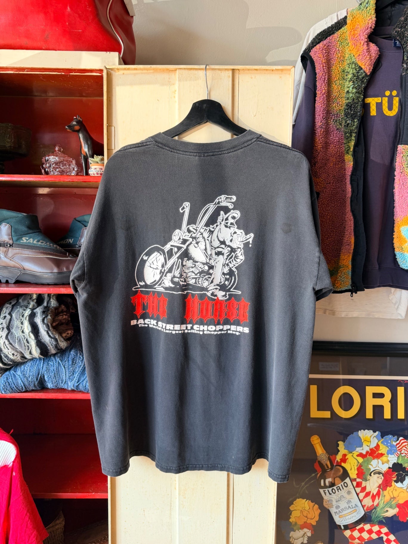 Black the horse choppers mag tee XL