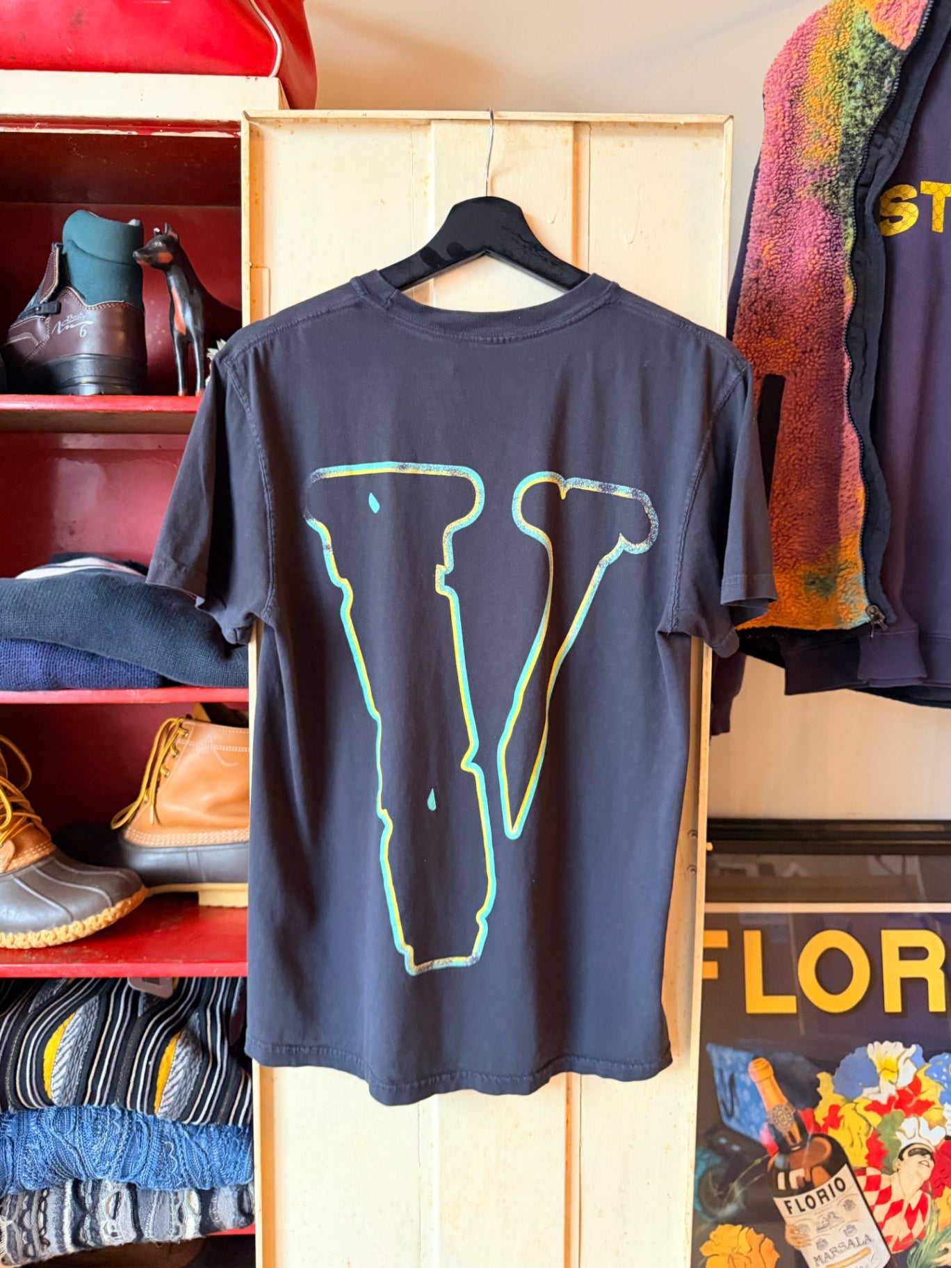 V Lone Tee S