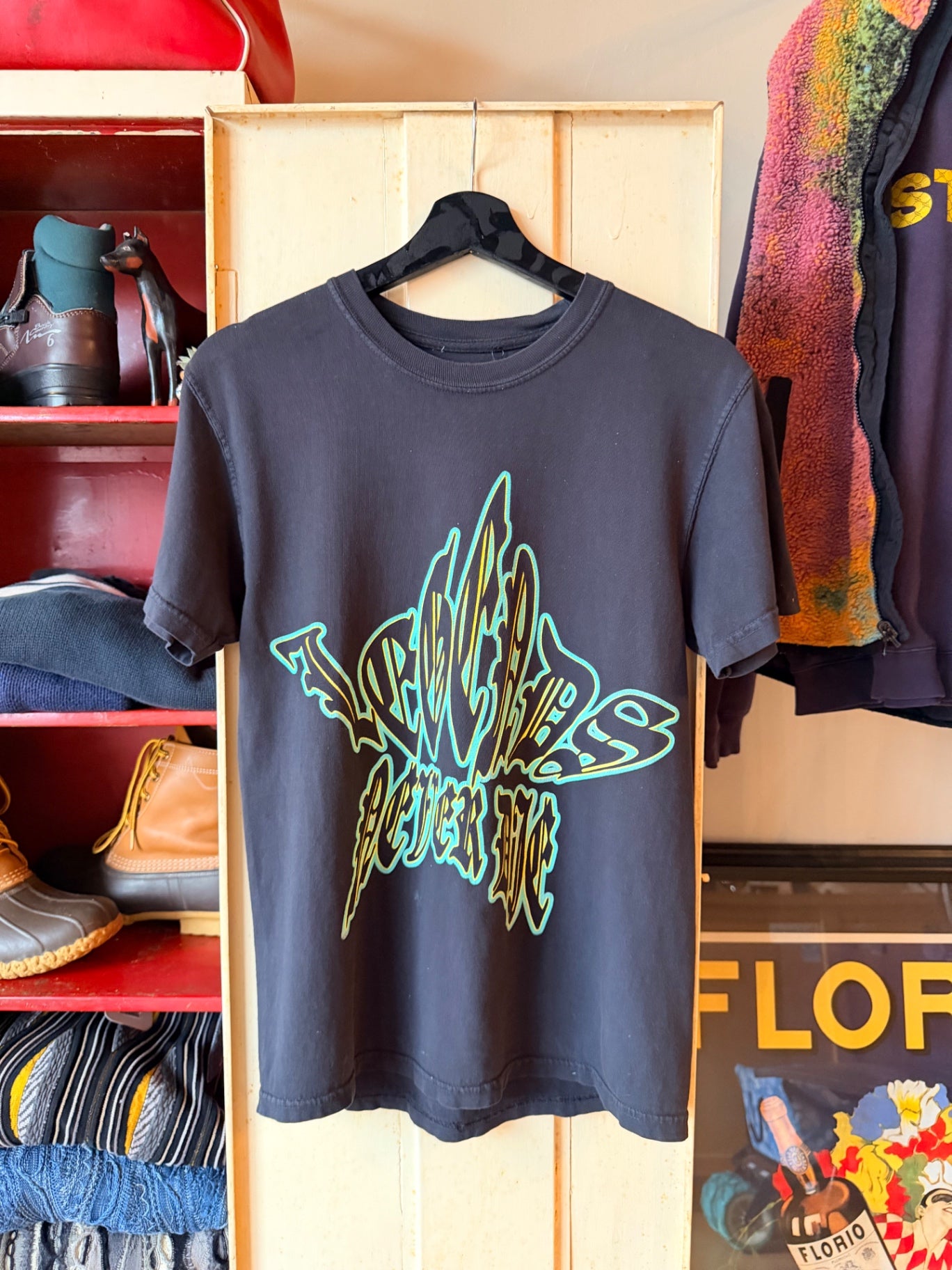 V Lone Tee S