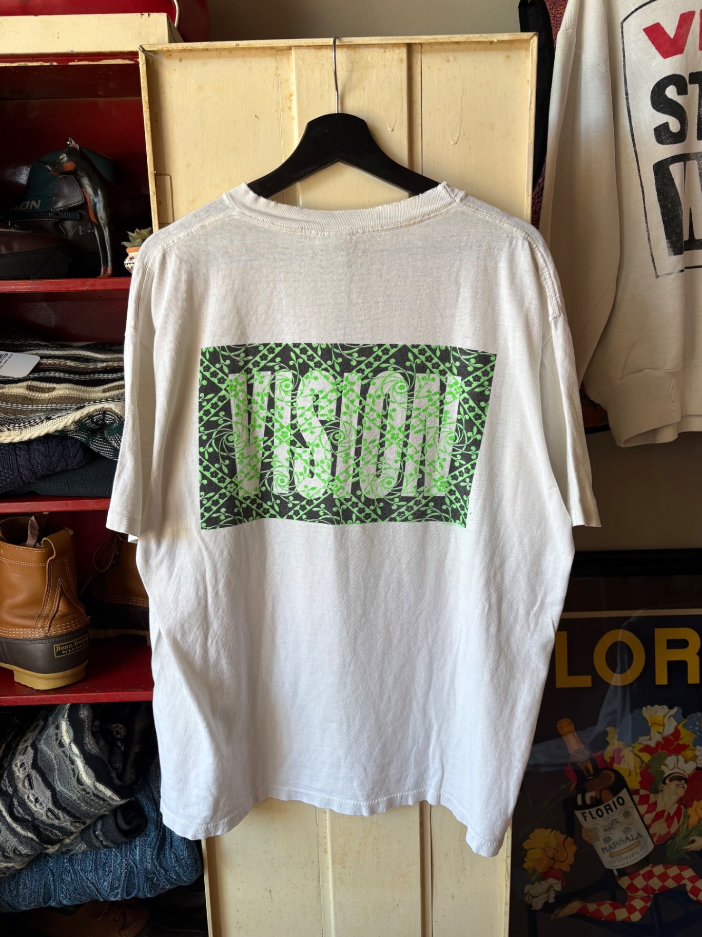 Vision StreetWear Tee Size L