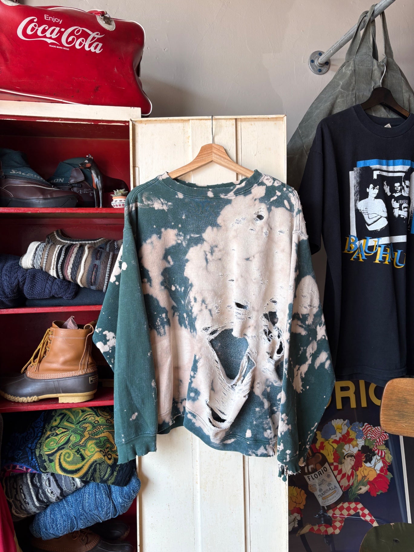 Bleach Thrashed Crewneck L