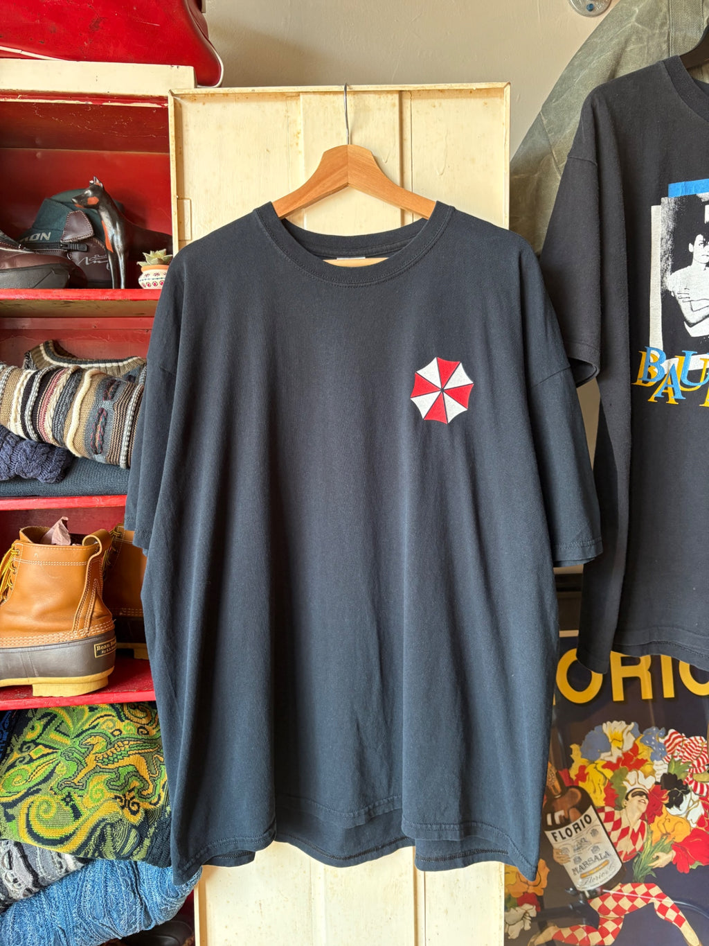 Resident Evil Umbrella Academy Tee XXL
