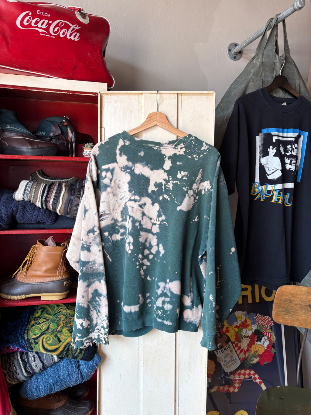 Bleach Thrashed Crewneck L
