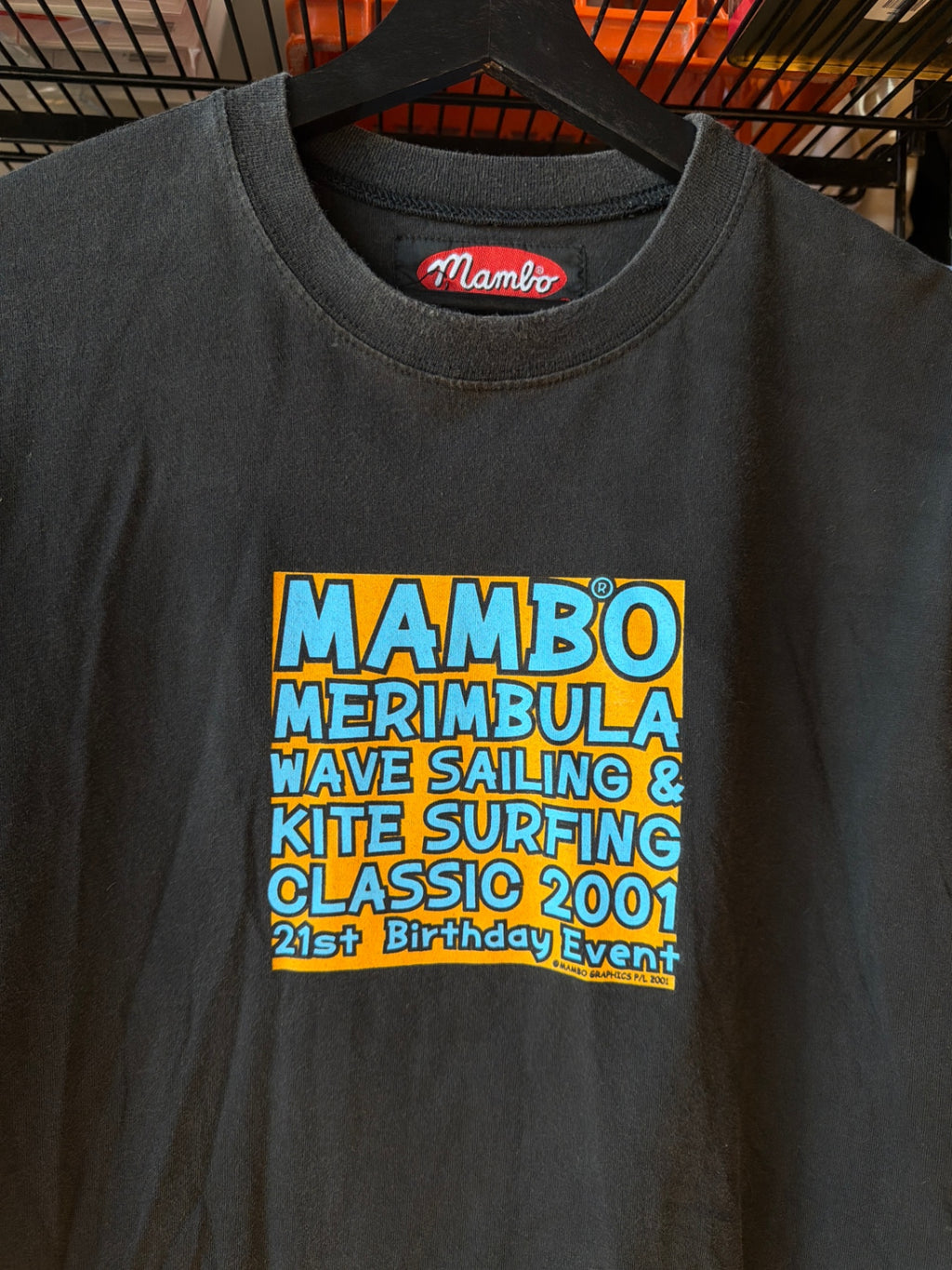 mombo surf tee