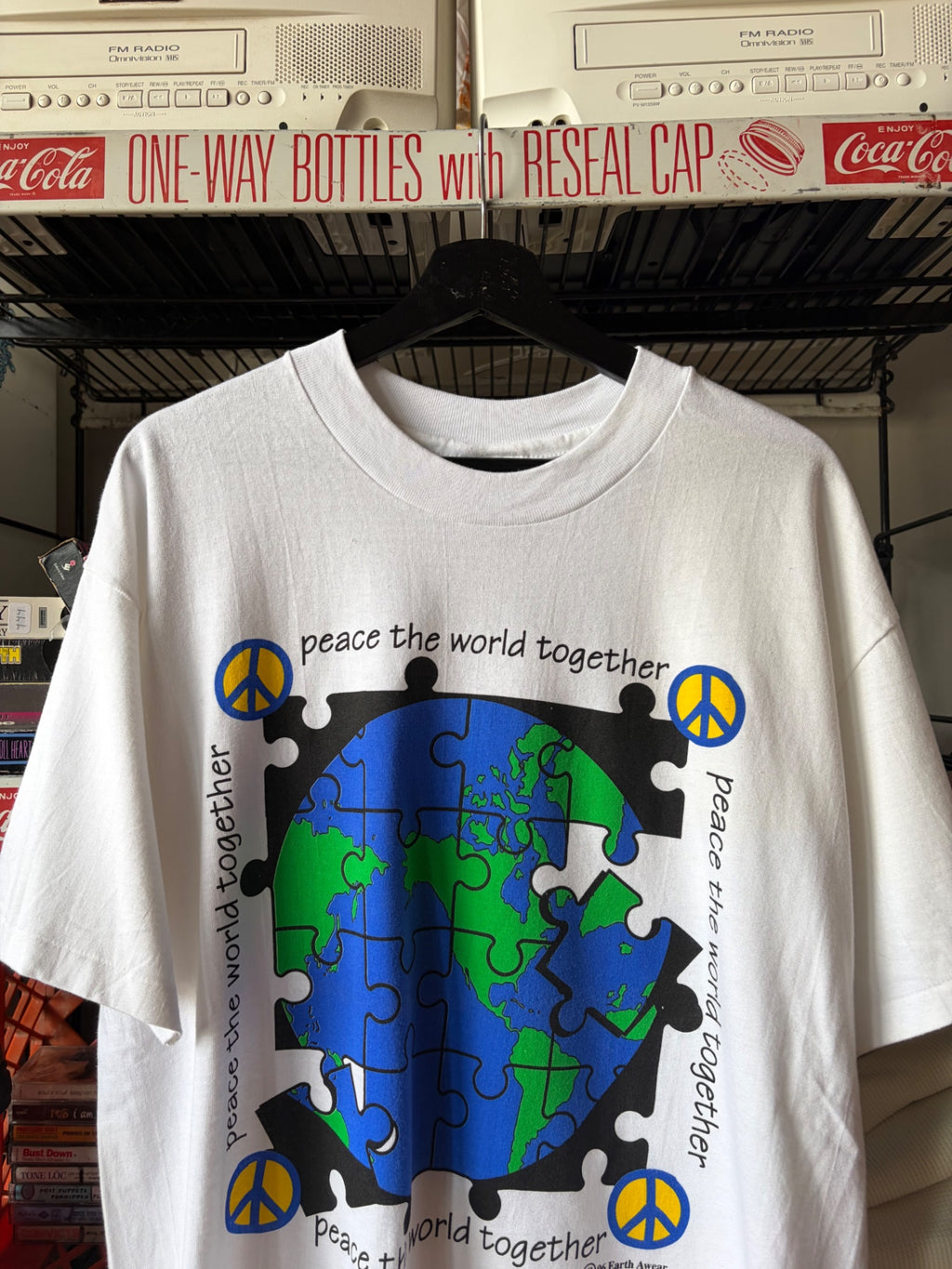 Peace the world together XL