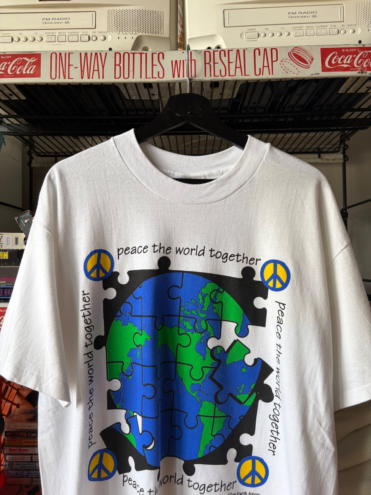 Peace the world together XL