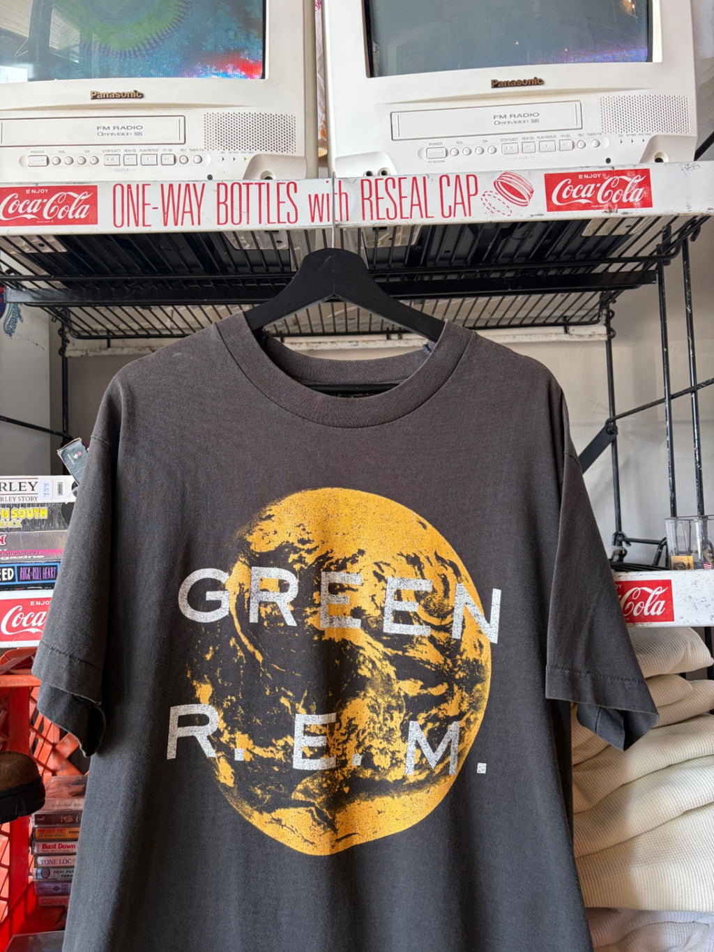 REM moon band tee