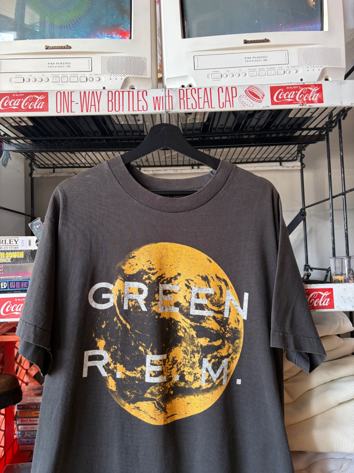 REM moon band tee