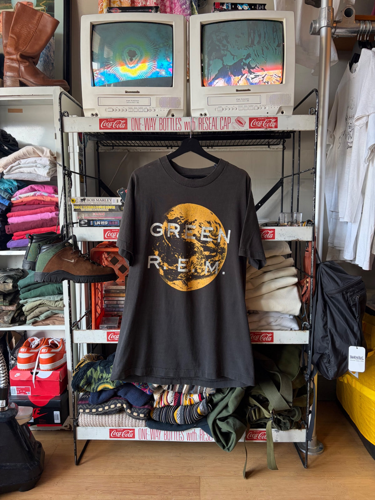 REM moon band tee