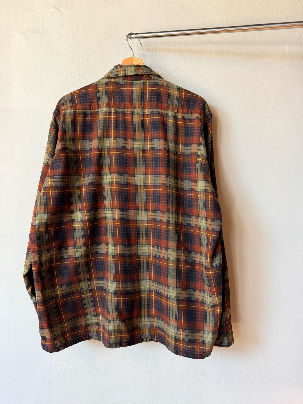 1960s Hathaway Plaid Wool Cotton Loop Collar Flannel Size L