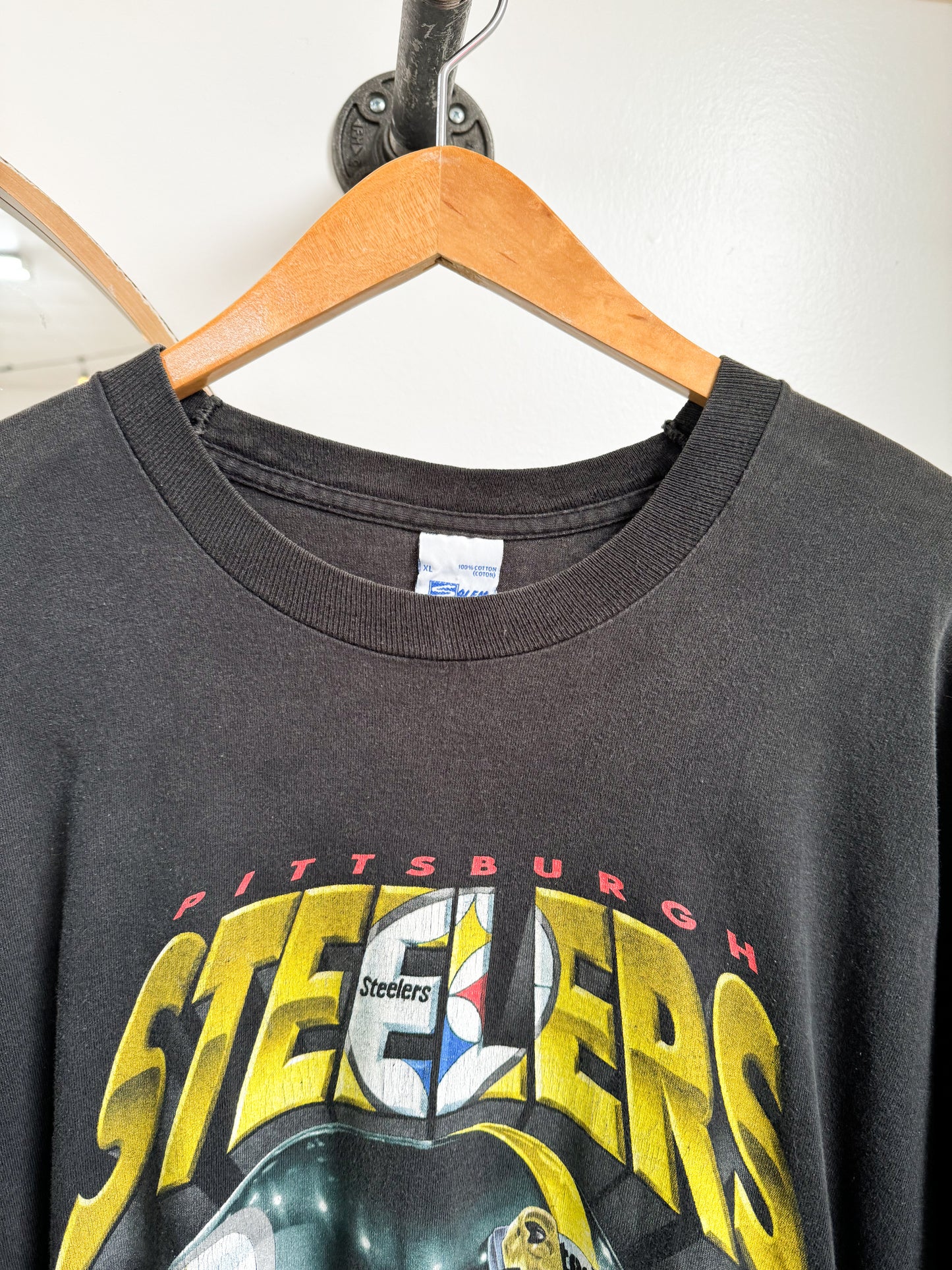 Vintage 90s Steelers Helmet T-Shirt Size XL