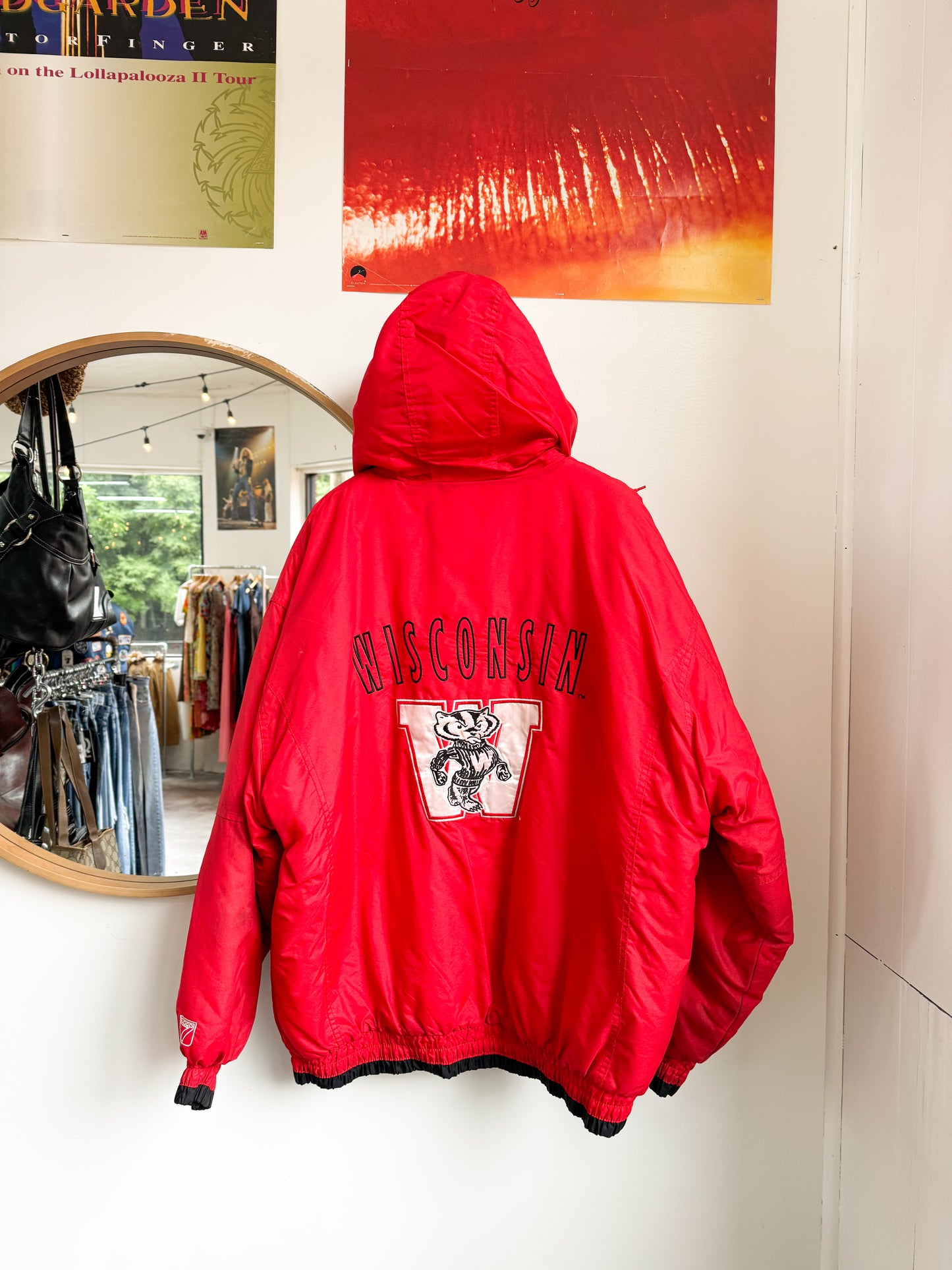 Vintage Logo 7 Badgers Puffer Jacket Size L